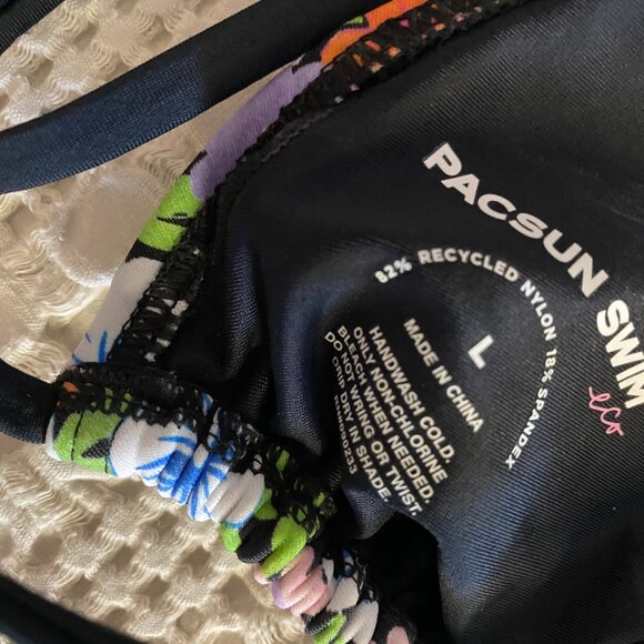 Pacsun Front Tie Hibiscus Print Bikini Top - Picture 2 of 2